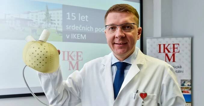 Léčí Nejedlého a radí Fialovi. Kdo je elitní kardiochirurg Netuka, který může stanout v čele IKEM?