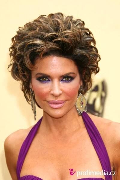 Lisa Rinna - celebrity účes - HappyHair