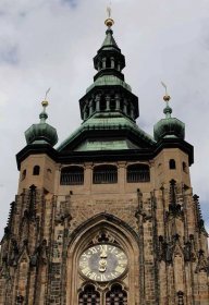 Kontrola věžních hodin katedrály sv.Víta na Pražském hradě.
