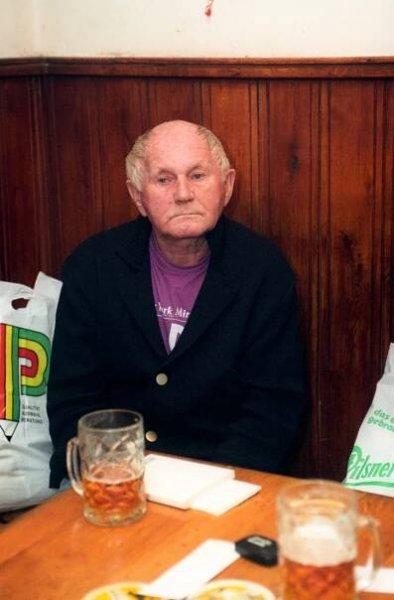 Svatby v domě, hektolitry piva a smrt pod okny: Před 110 lety se narodil Bohumil Hrabal
