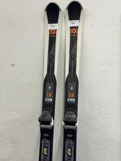 Bazar - Sjezdové lyže Völkl RTM 7.4 black/orange + vázání Marker FDT TP10 - délka 156 cm