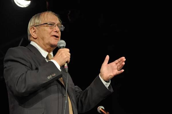 Soubor:Jiří-Suchý--Jitka-Molavcová--Michal-Horáček--Brno2011c.jpg – Wikipedie