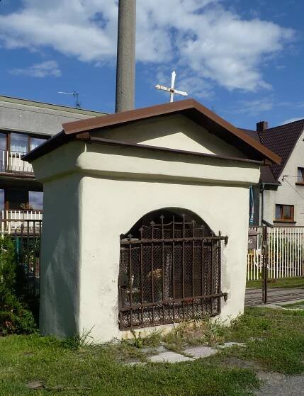 Soubor:Nošovice, kaplička před čp. 245 (1).JPG