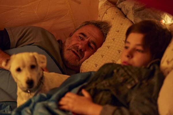Sergi López and Bruno Núñez Arjona in Sirât (2025)
