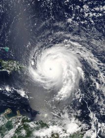Tropická bouře Irma by měla dále slábnout, počet obětí se vyšplhal přes 40