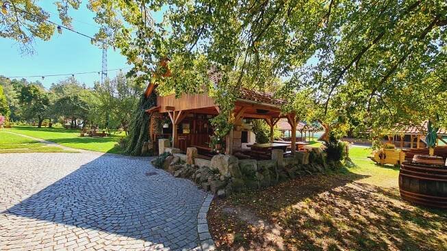 Wellness penzion Třeboňsko - stylový a útulný wellness penzion s restaurací a rybníkem s možností rybaření v jižních Čechách