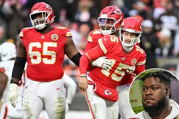 Chiefs give guard Trey Smith record-breaking $94 million contract hours before deadline