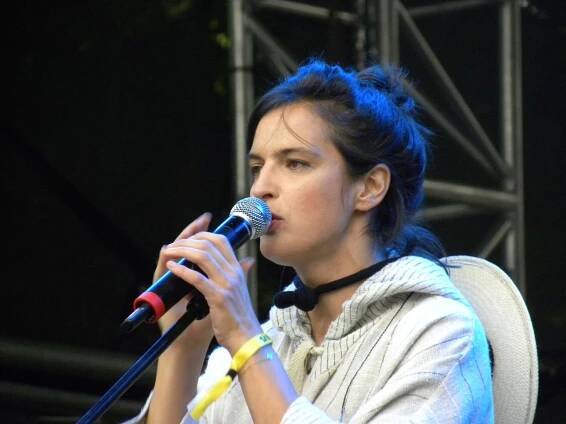 FOTO: Zpěvačka Jana Kirschner. – stránka 14