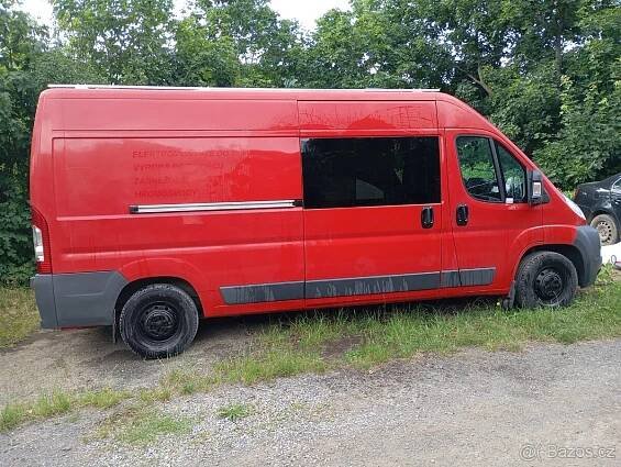 Peugeot Boxer 3,0 obytná dodávka