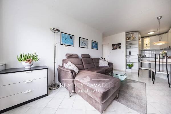 Prodej bytu 2+kk, 45 m2, Praha - Písnice, Ul. Na okruhu, obrázek č. 1