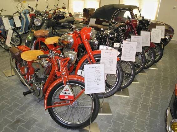 Muzeum historických vozidel foto 3