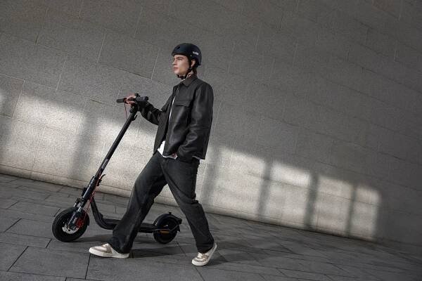 Ninebot by Segway eKickScooter F2 E ll