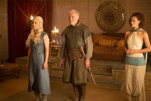 Emilia Clarke, Ian McElhinney, Nathalie Emmanuel - Hra o trůny - Mhysa - Z filmu