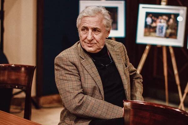 Heřmánek ml. vyhrál v loterii a ještě má jisté tři oříšky. Ale normální princ z něj prý nebude. Vycházející české hvězdy