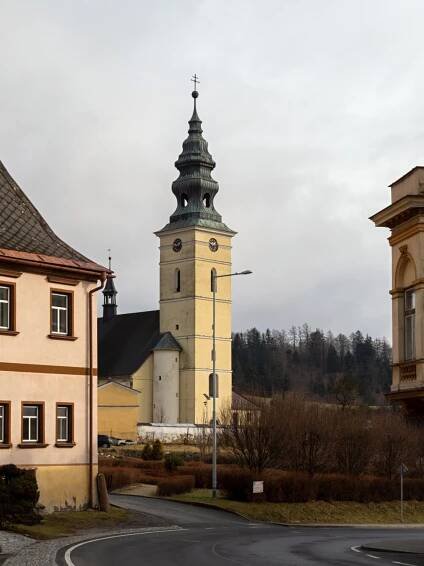 a končíme ve Starém Městě u renesančního kostela sv. Anny.