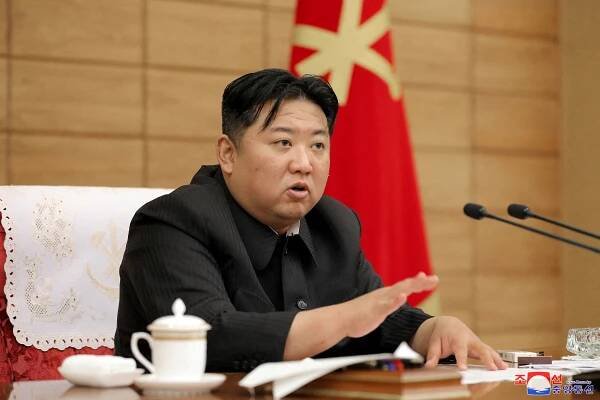Kim Čong-un řekl, že na jaderné hrozby odpoví vlastním jaderným útokem