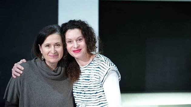 Dana Černá a Máša Málková během zkoušek inscenace Máma mi říkala, že bych neměla