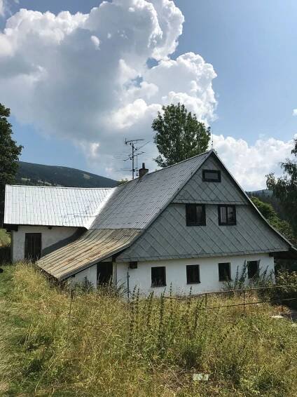 "Z fleku tu mohli točit Sněženky a machry." V Rokytnici opravili podnikovou chatu