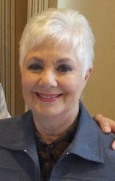 Shirley Jonesová – Wikipédia
