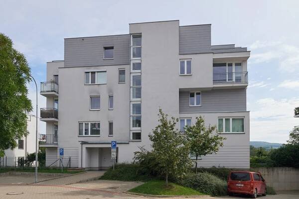 pronájem bytu 2+kk 48 m2 s terasou, Beroun