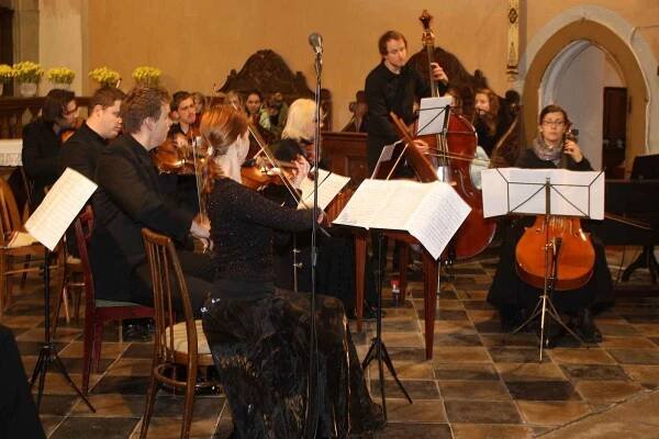 Adventní koncert Pavla Šporcla a žáků ZUŠ Horažďovice a orchestru Pellant Collegium v Horažďovicích 14. 12. 2013