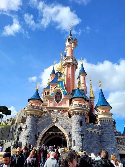 Paříž a Disneyland levně a jednoduše - Modrý koník