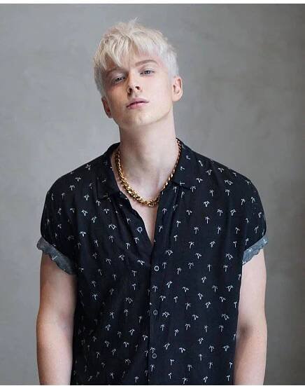 Adam Mišík radikálně změnil image! Štíhlejší obličej a vlasy jako Draco Malfoy