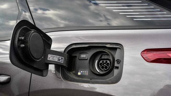 FINÁLE DLOUHODOBÉHO TESTU: Citroen C5 X Plug-in Hybrid – měli byste si ho koupit?