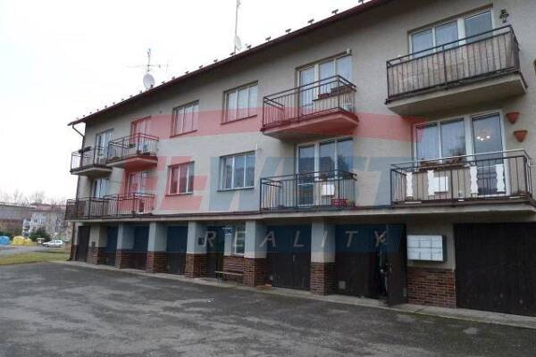 PĚKNÝ, SLUNÝ BYT 3+1 / 2x BALKON + GARÁŽ | Prostorný, slunný, velmi pěkný byt s garáží a balkony