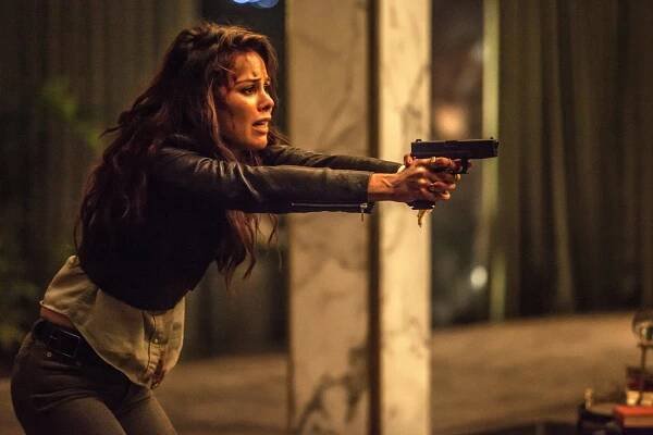 Dominion - Sine Deo Nihil - Z filmu - Roxanne McKee