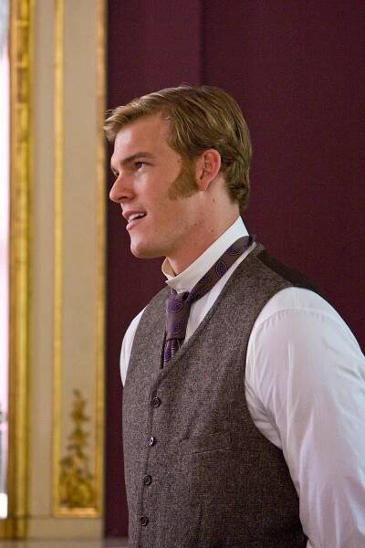 Nora Roberts: Prokletá zátoka - Z filmu - Alan Ritchson