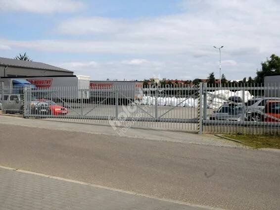 Nabízíme / Posuvné brány - průmyslové podniky, zemědělská družstva - Ploty-brany.cz