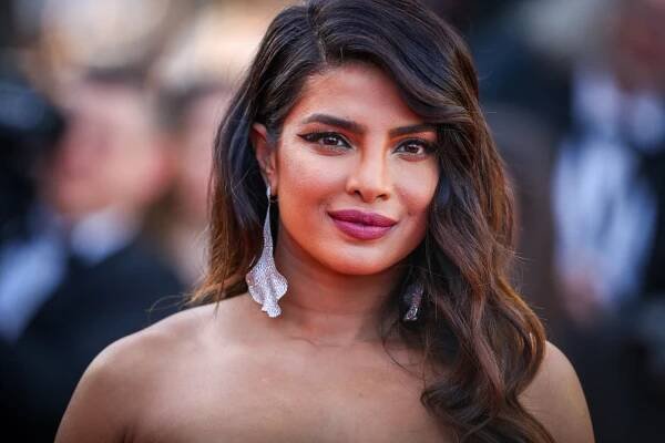 Priyanka Chopra nedá na Croscy dopustit - Instinkt