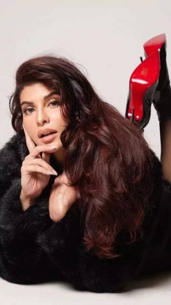 Halloween 2024: Jacqueline's mysterious all-black look steals the spotlight