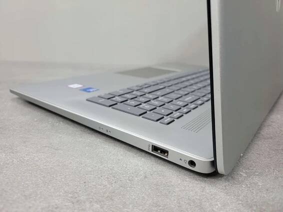 Notebook HP 17 Core 7 150U 16GB 512NVMe FHD 17,3'' IPS 300nit Win11 Model 17-cn4047nr