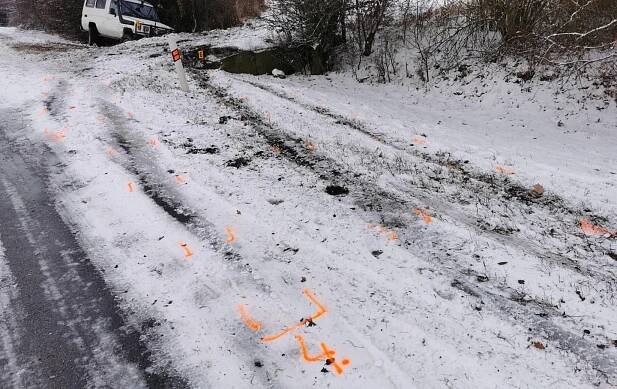 Velmi vážná nehoda uzavřela hlavní tah z Plzně na Karlovy Vary | Krimi Plzeň
