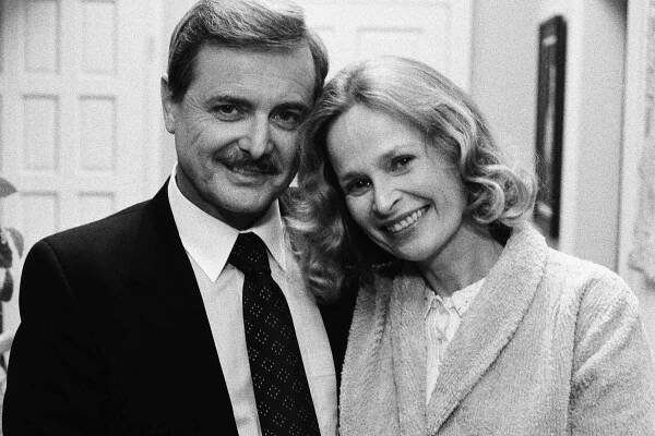 William Daniels as Doctor Mark Craig, Bonnie Bartlett as Ellen Craig on Craig in Love