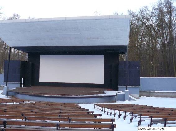Letní kino Houštka – druhá návštěva – Kino Brandýs a Letní kino Houštka