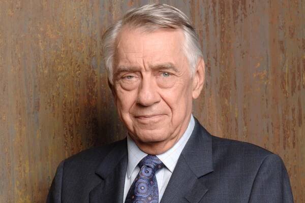Prolific character actor Philip Baker Hall dies at 90