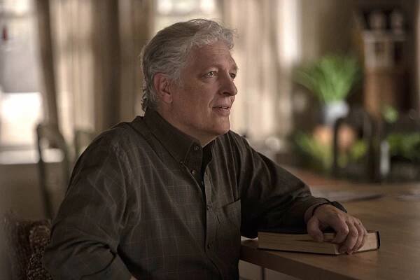 Emergence - Milník - Z filmu - Clancy Brown
