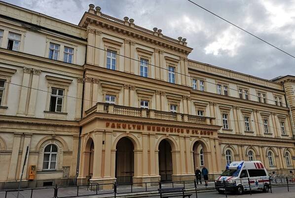 Brněnská nemocnice podává trestní oznámení vzhledem k zneužití svého razítka