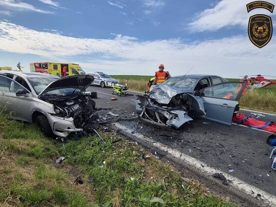 Střet dvou osobních vozidel na silnici I/47 u Bezměrova na Kroměřížsku nepřežila jedna osoba | POŽÁRY.cz - ohnisko žhavých
