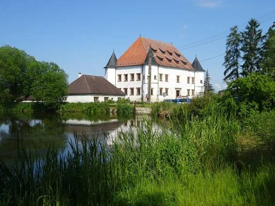 Zámeckou perlu nedaleko Znojma dotvořil slavný obránce Brna