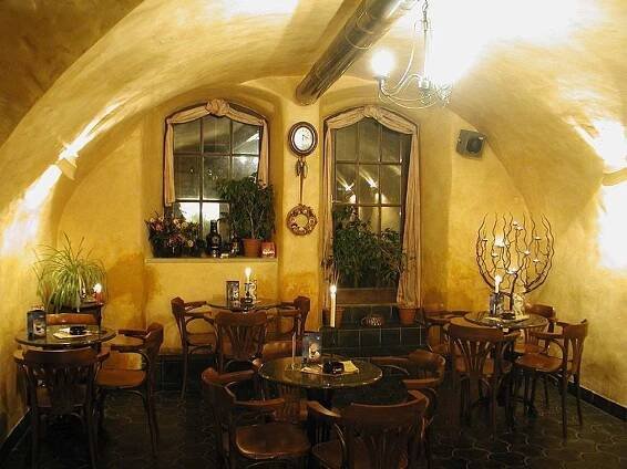 Café Bar Balustráda | zarukakvalit.cz