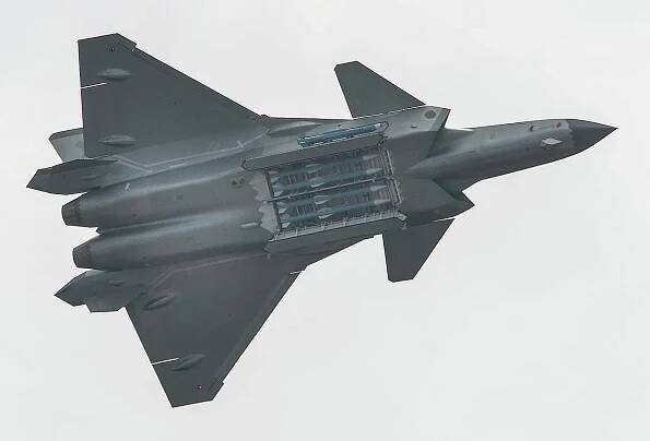 Chengdu J-20 Mighty Dragon
