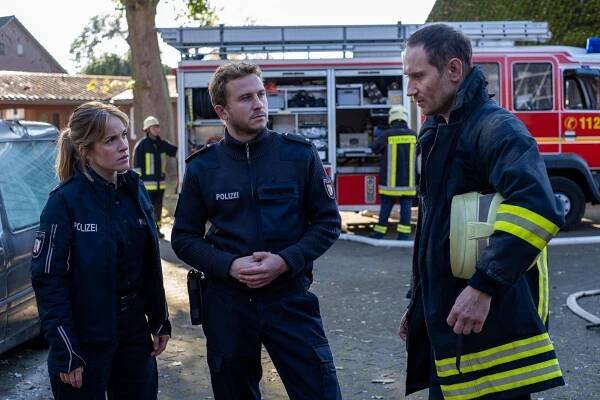 Paula Kalenberg, Max Hubacher, Sebastian Zimmler - Morden auf Öd – Ein Insel-Krimi - Die Heimsuchung - Z filmu