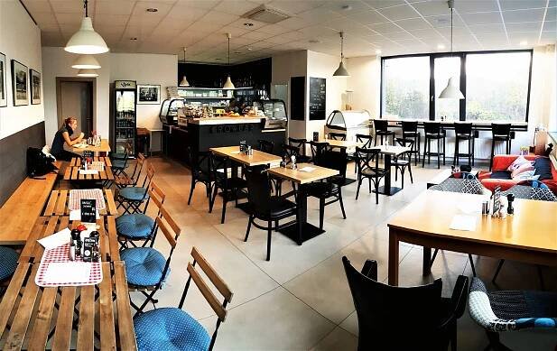 Snídaně, jak se patří: řemeslný toast a XXL ochucené latte pro jednoho nebo dva
