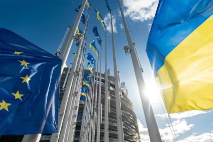 Parlament vyzývá EU, aby poskytla Ukrajině vše potřebné k porážce Ruska