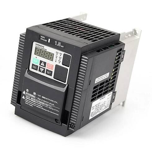 HITACHI, WL200, měnič frekvence 1.5kW, typ WL200-015HFE, napájení 3f
