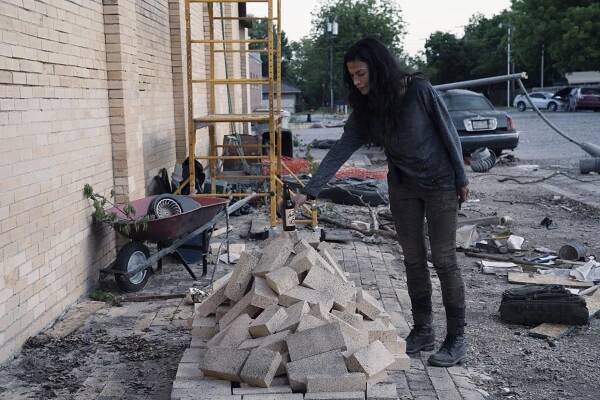Živí mrtví: Počátek konce - Blackjack - Z filmu - Danay Garcia